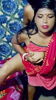 Mama indiană face sex cu fiul ei, futai, supt de pulă și muie