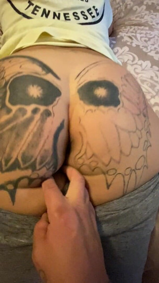 MzKiTTy91: PAWG MILF trémousse son cul