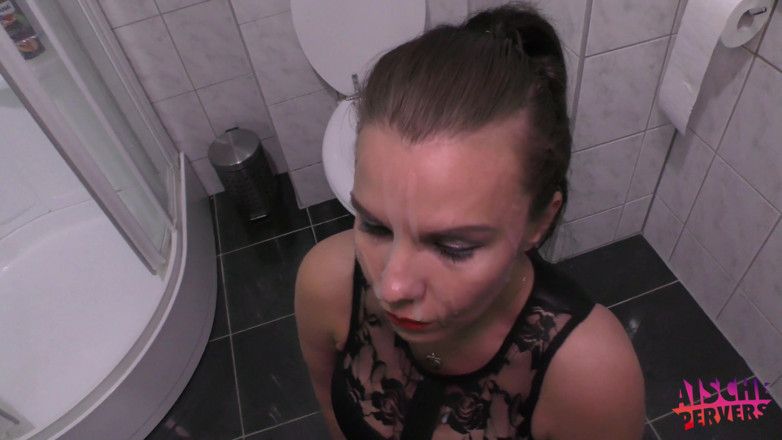 Aische Pervers: Chick gets a facial and her head flushed