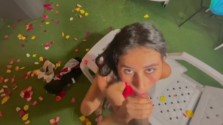 Jenifer Play: वह मेरे लिए अपने प्यार की घोषणा करता है और हम अंत में चुदाई करते हैं और उसका वीर्य पीने के साथ निगलते हैं।