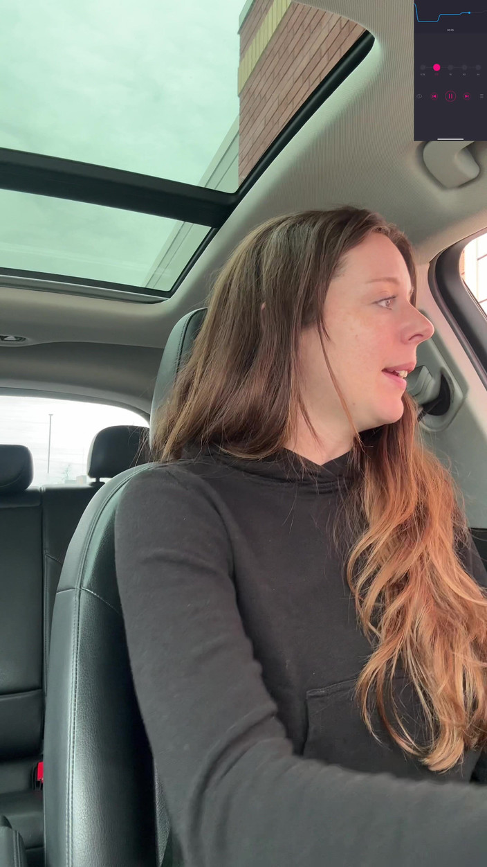 Nadia Foxx: カナダの美女がドライブスルーで降りる!