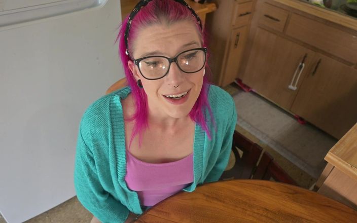 Miss Ellie Roleplay: Styvmamma hittar underlägsenhet