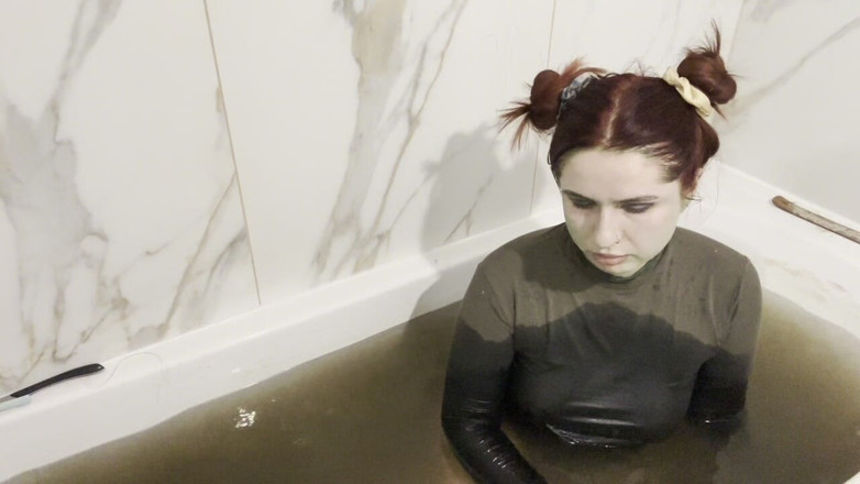 NipsAndStrips: Shrek's Girlfriend Farting in a Pond