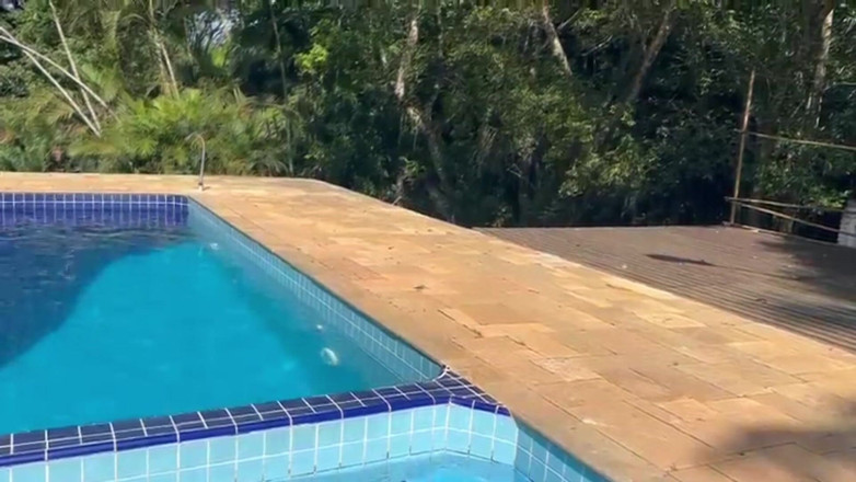 Lidi Ferrari: 내 꿈을 이뤘어. 이웃집 수영장에서 벌거벗고 수영한 뒤, 내 뜨거운 자지를 그에게 줬어.