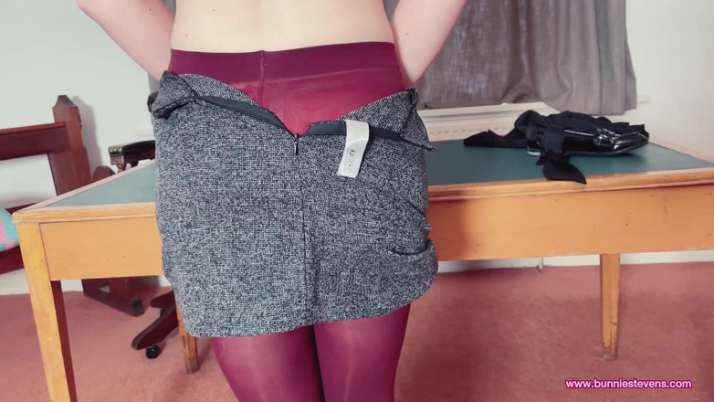 Bunnie Stevens: Persönlicher assistent - spanking und stripping