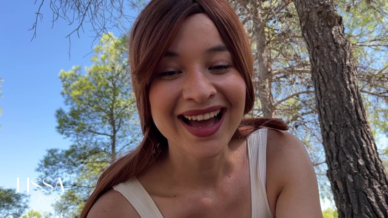 Lissa Brown: Маленький мужик кончает мне в рот на улице - наблюдение - спандекс-видео от первого лица