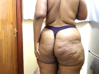 Big black clapping booties: Mi sego per il mio culo ginormous che applaude - completamente...