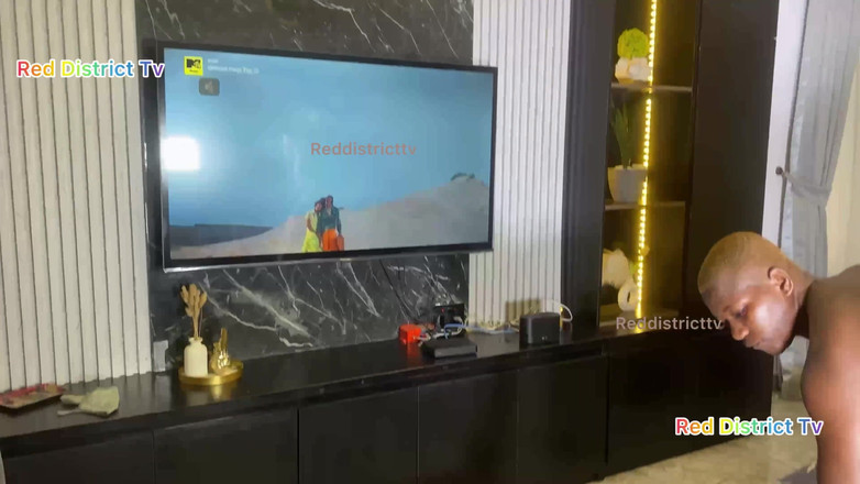 Red district Tv: Bir kuryenin bana ham bir vuruş yapmasına izin verdim, derin...