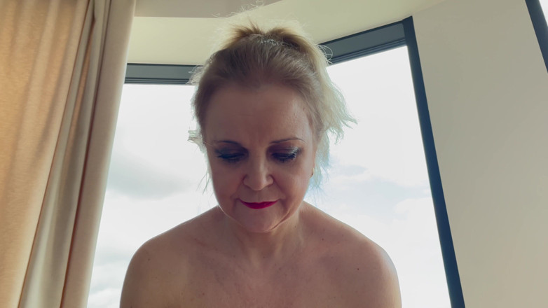 Auntie Jenny: Gorgeous MILF Spreads Legs Wide for Young Dick