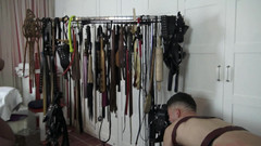 Femdom Austria: 奴隶施放！测试2：打屁股、舔脚和坐脸1