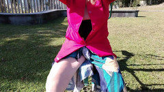 Priscila: 我的继母和继妹让我记录他们在锻炼时在户外炫耀