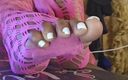 Patty Kakes: Wiebelende vuile tenen in roze visnetten