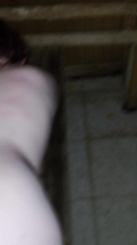 Ma femme salope adore se faire utiliser par 2 mecs pour beaucoup de sperme dans sa chatte mouillée