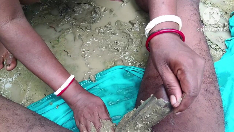 Nenika: Дезі бхабхі має новий стиль трахання з грунтом