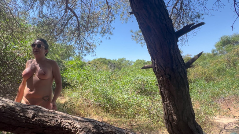 Wesley Bull: Schwarzer typ fickte eine blonde transfrau in der Öffentlichkeit
