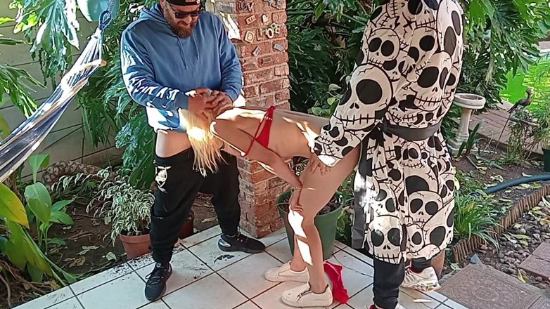 Bigjoefuckalott: Lady in Red