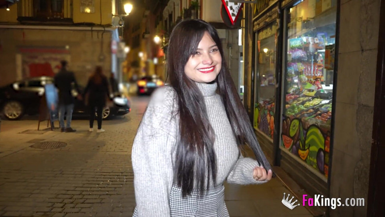 FAKings: Sofia Mayers Left Her Boyfriend for an Hard Fuck at...