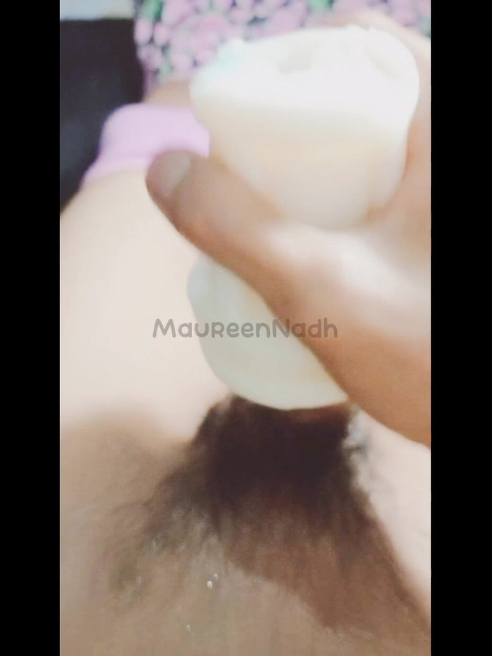 MaureenNadh: Masturbazione trans pov