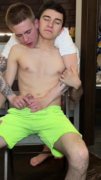 Twink Invited a Guy with a Big Dick to Visit, Gave a Blowjob and Brought Him to Orgasm