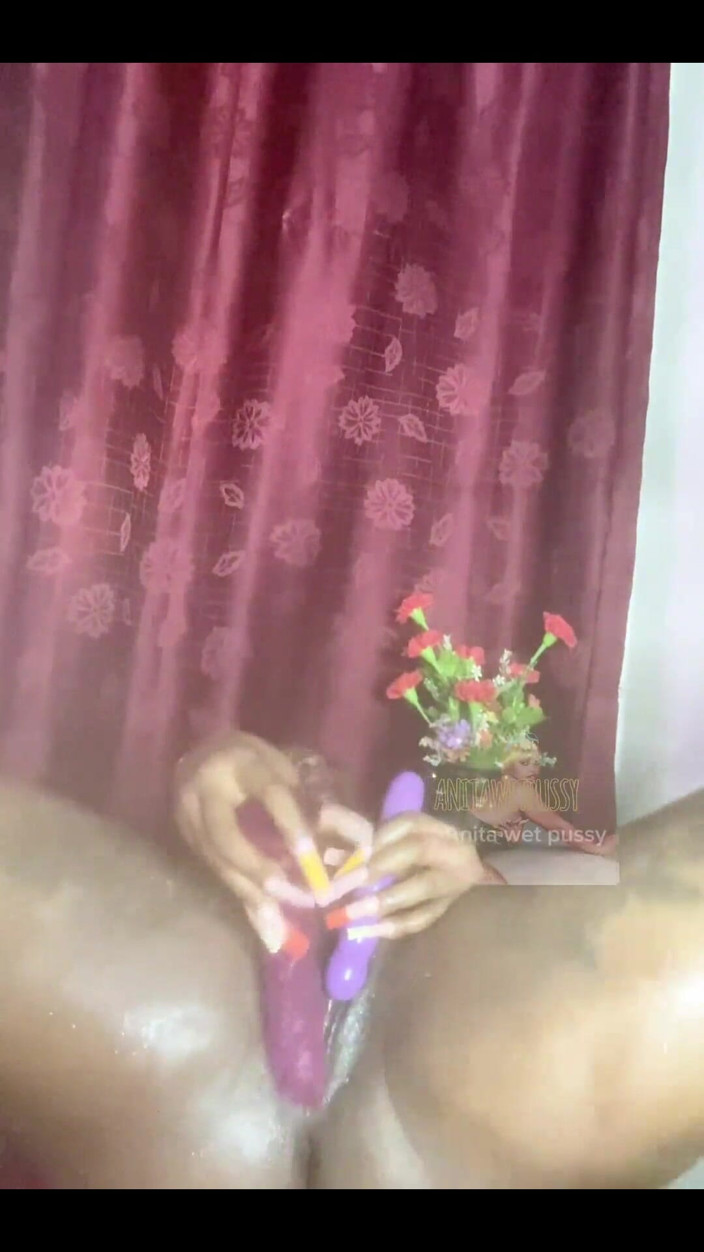 Anita wet pussy: 잠자리에 들기 전에 사정하는 것은 사치가 아닙니다!