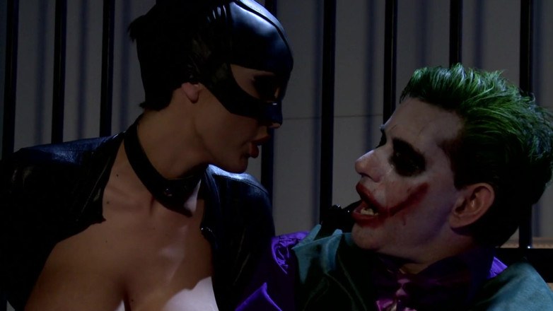 Very hot hardcore: Seksi kedi kadın ve Harley Quinn joker tarafından sikiliyor