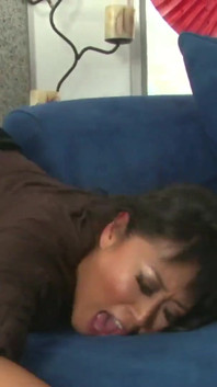 L'asiatica Yuki mori fa sesso interrazziale con un grosso cazzo nero per la sborra - Premium!