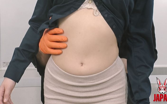 Japan Fetish Fusion: Aya Shiomi Reveals a Belly Button That Hasn't Been Cleaned...