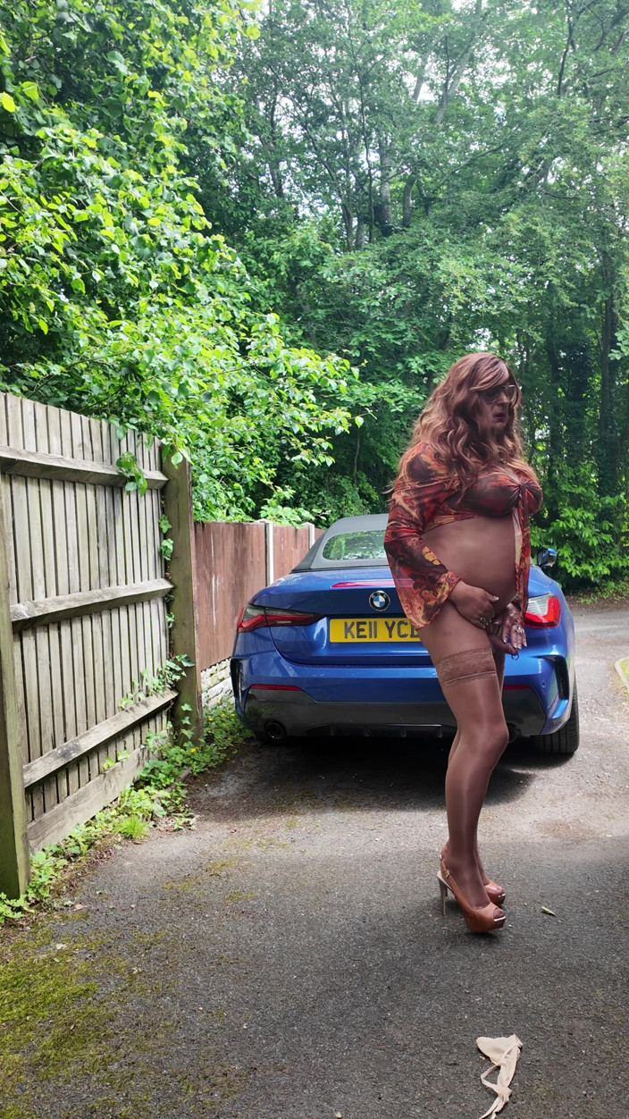 Kellycd2022: Crossdresser Kellycd2022 Melancap Dalam Stoking Thong Seksi dan Tumit