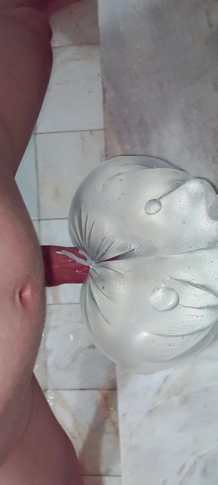 SHAYAN DENIZ: Azgın anal banyoda tek başına mastürbasyon - gerçek oyuncak oyunu