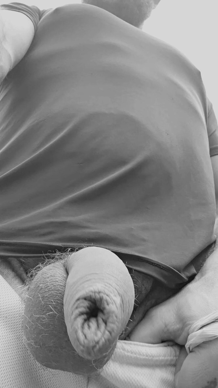 BBIG: Freeballing kontol besarku di jalanan