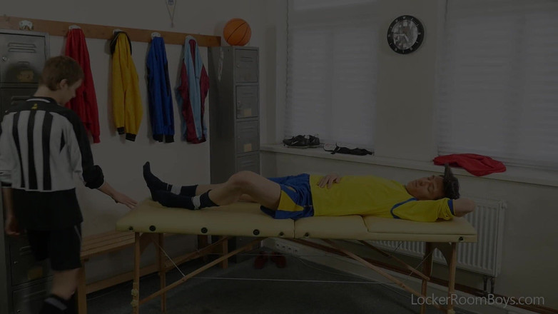 Cruising Porn: Tyler Fox ve Corey Law sahadaki maçları sırasında onlar için...