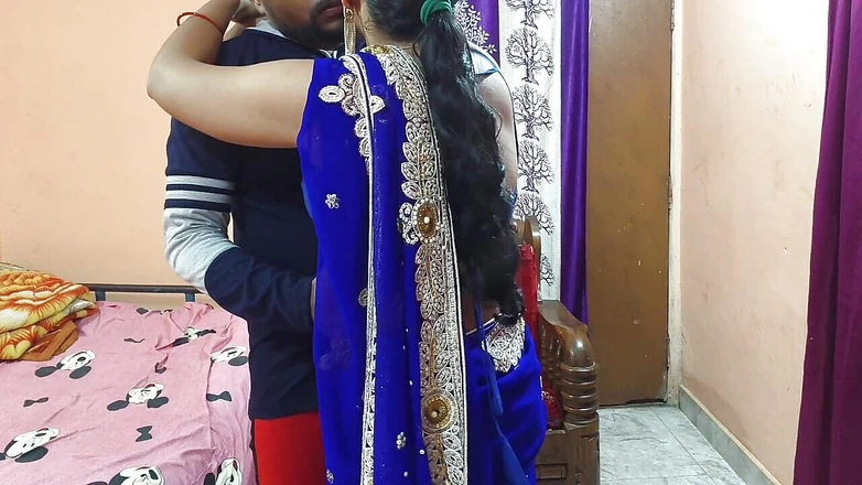 Sona bhabhi: 키스로 큰 요리사를 원하는 배다른 여동생