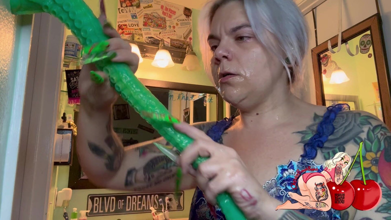 CherryBombBomb: Trénink koz v krku s mojí novou dlouhou fetišovou hračkou