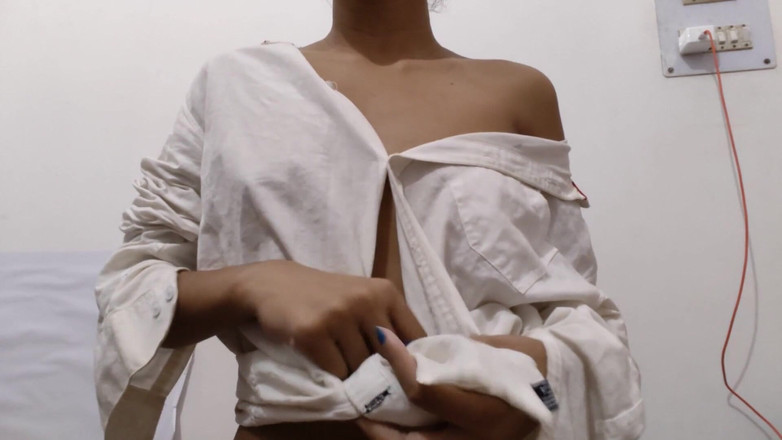 desigirl93: Indische Desi dorpstiener collegemeisje punful kaars druppel op tieten bdsm