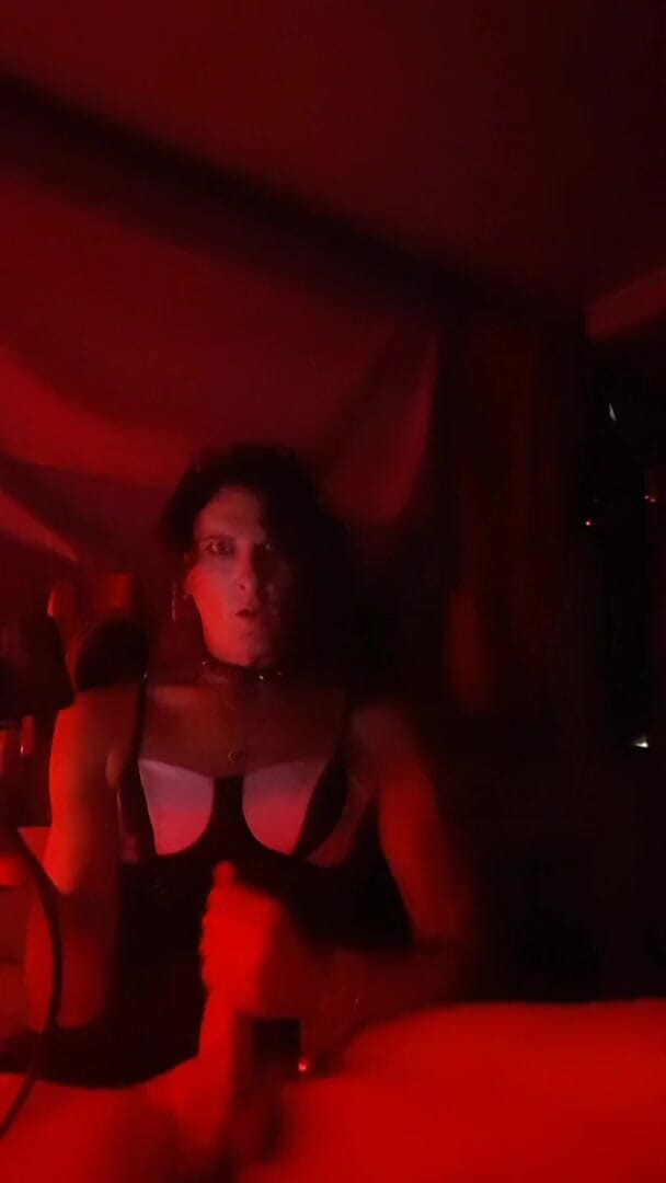 Badbitch6669: Stoute tranny trekt af