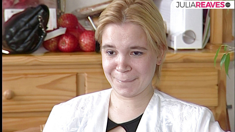 Retro German Casting Tour: 恥ずかしがり屋のブロンドは恋人とおしゃべりしながら見下ろす