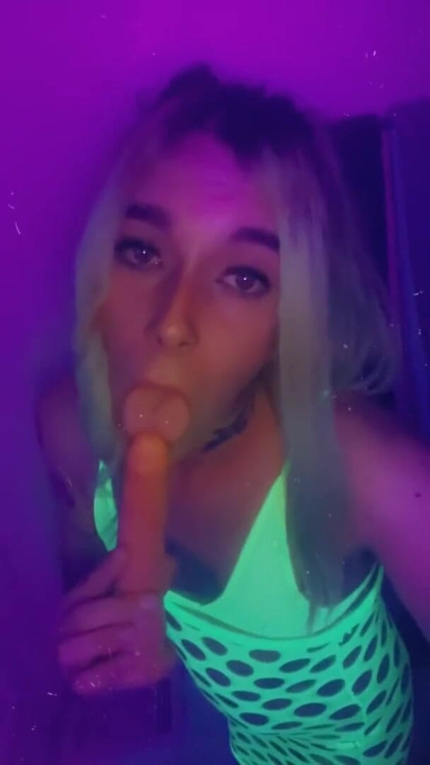 CarmenMelatonin: Sexy spodní prádlo Rave holka