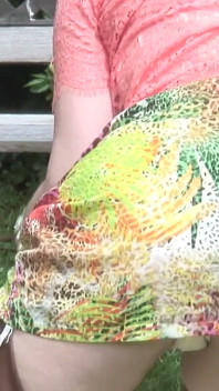 Toni Lace, Femme Mature Sexy, Adore Se Masturber Dehors Dans Son Jardin