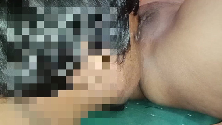 Babang endut: Schwarze MILF squirtende muschi lecken und fingern
