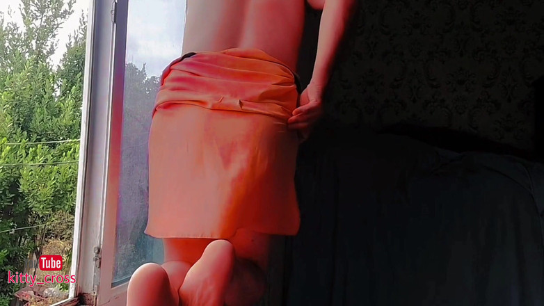 Kitty_Cross: 新鲜的剃光可爱的腿，我比身体的任何其他部位更喜欢腿