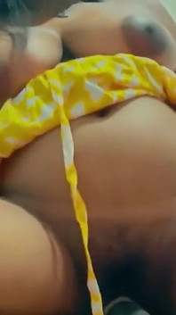 Sexy hermanastra le enseñó una lección de sexo a su hermanastro