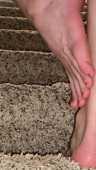 常春藤脚足女神挑逗你走上楼梯
