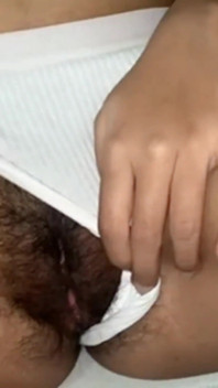 Güzel Hintli kız üvey annesiyle viral seks Hintçe ses
