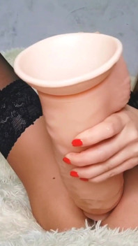 Dev dildo ile aşırı sikiş