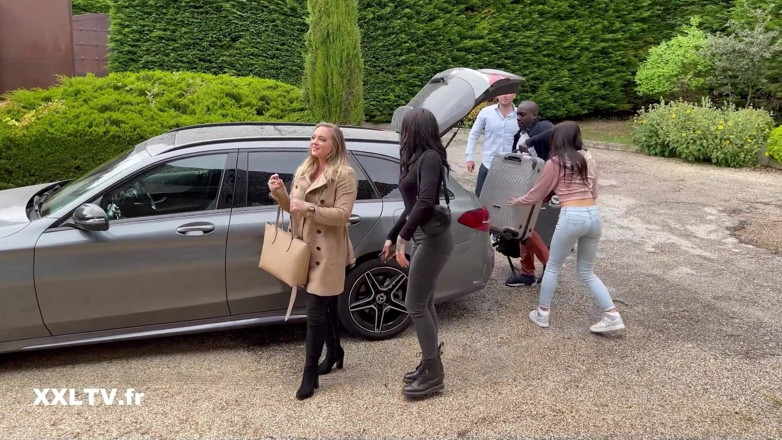 XXLTVFR: The Couple Inaugurates the Villa