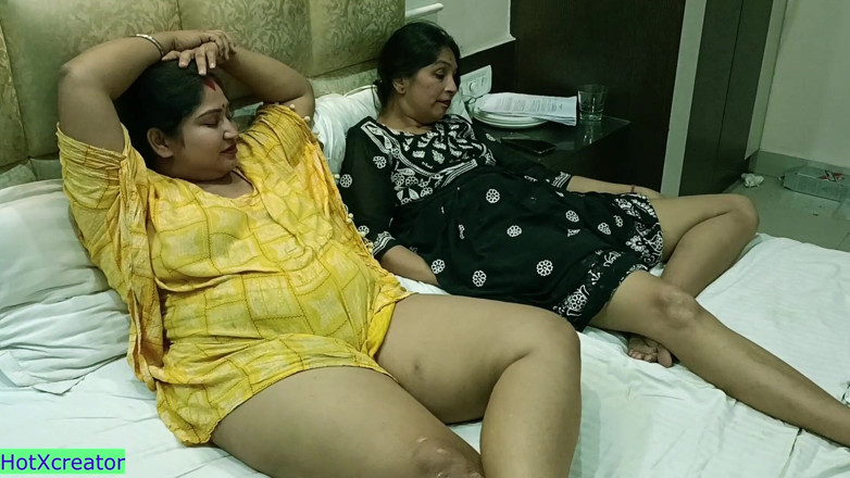 Hot creator: Două fete desi se fut cu un băiat sexy de 18...