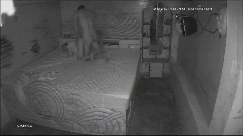 Hot Nisha bhabhi: Foda-se com o vizinho namorado e marido pego na câmera