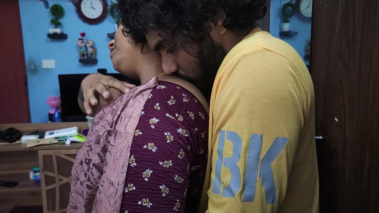 Vaigavarun45: Vaishnavy Sari Entfernung und heiße Romantik mit möpsen Küssen Arsch...