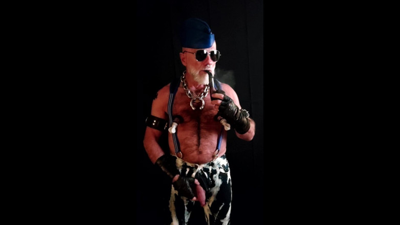 MusclesCigarsFFPig: Скачивание сосков