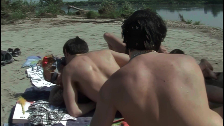 My real dirty life: Groepsseks op het strand met de vrienden van mijn vriend